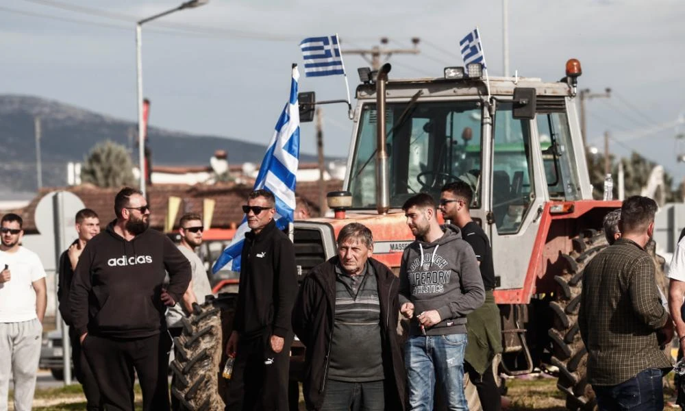 Κλιμακώνουν οι αγρότες της Αχαΐας – Μπλοκά σε 4 σημεία από σήμερα